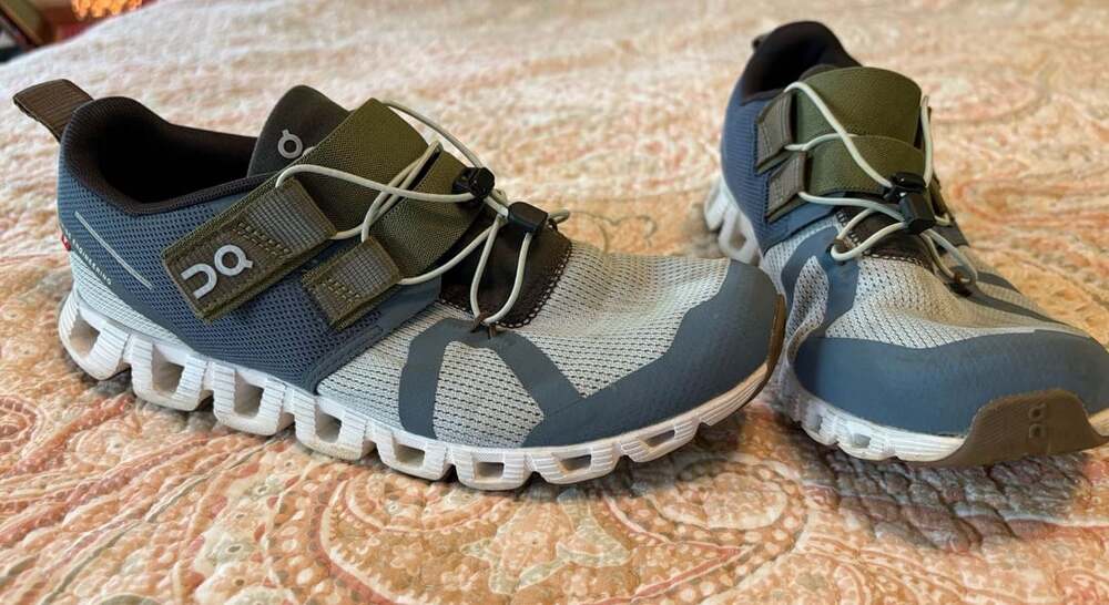 GUC On Women's Cloud Nexus Sneakers, Seal/Forest, US 7 EU 38